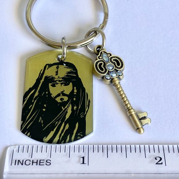 Vintage Disney Pirates of the Caribbean Keychain Keyring Charm Skull Crossbones - Picture 7 of 8